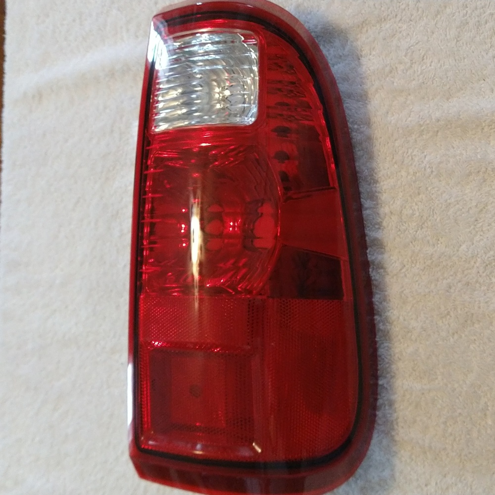 Ford Right rear taillight 2016 F250 super duty
